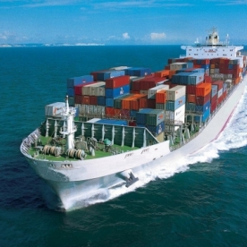 Vận tải biển èo uột, khai thác cảng tăng ngoạn mục